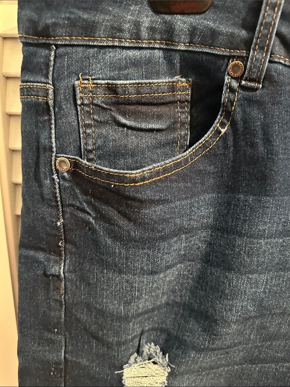 NWT Sandpiper Premium Distressed Front Denim Shorts w/five pockets - Size 18W - Picture 4 of 7